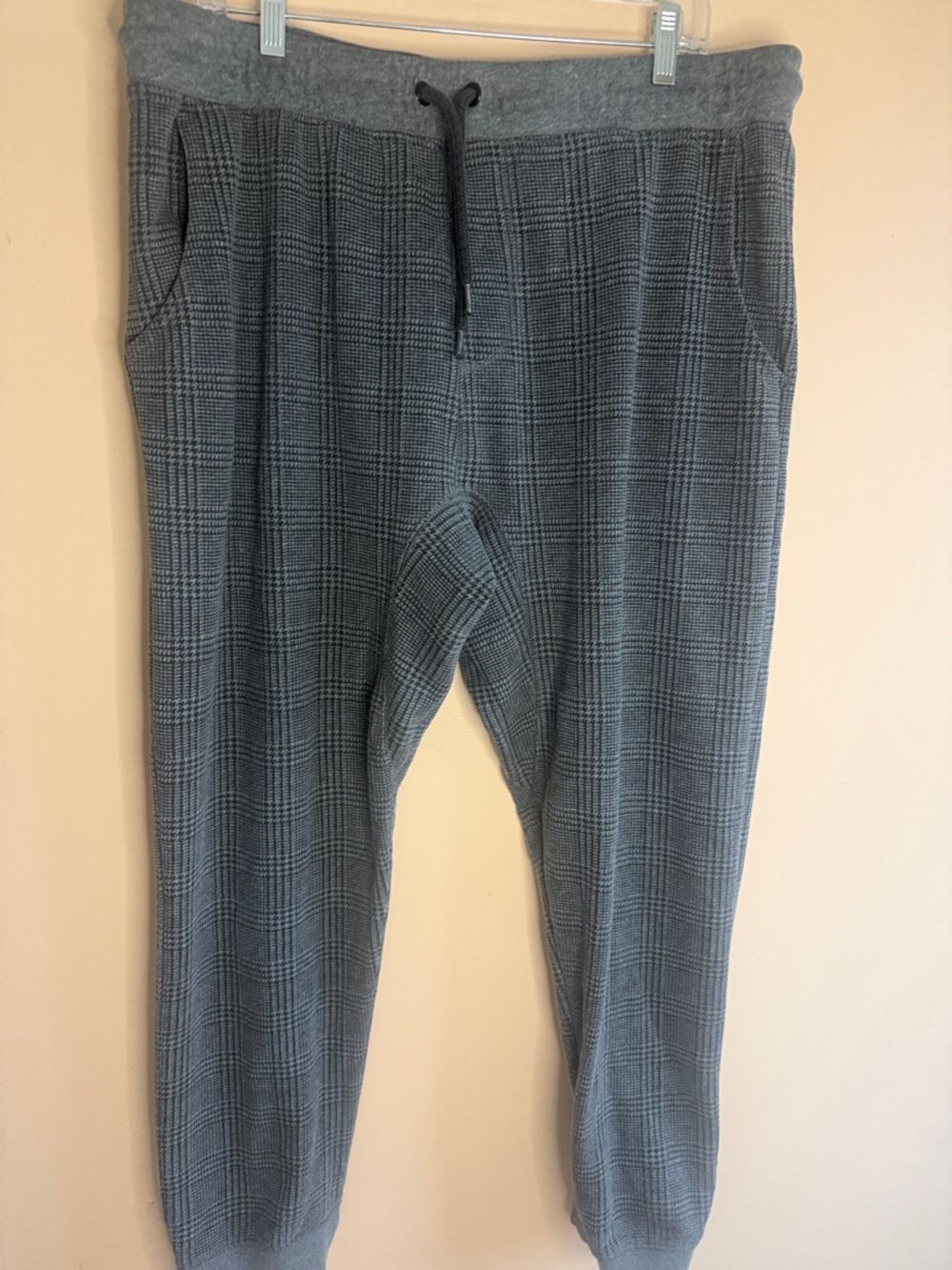 Route 66 Men's Gray Plaid Jogger Sweatpants